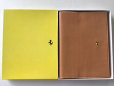FERRARI AGENDA USINE DIARY NOTEBOOK de 2001. POCHETTE SCHEDONI. NEUF en coffret.