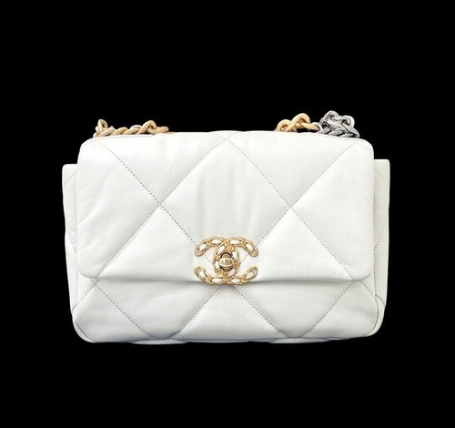 Chanel flap bag small - 19,