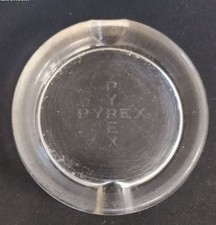Ancien anti monte lait en verre Pyrex France , vintage