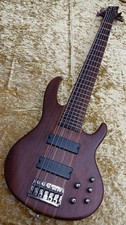 Guitare basse électrique