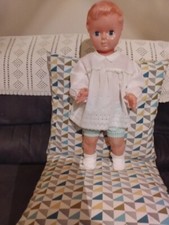 Poupon ancien 60cm Plastique les cils sont une petite plaque noire très ancien