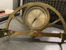 Graphomètre  à pinnules du