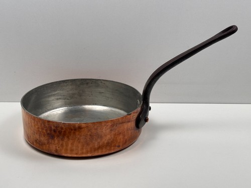 Ancienne sauteuse cuivre - en,