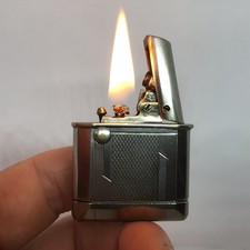 -33- Briquet ancien essence type ap scintilla - SEMI AUTO ?- vintage lighter