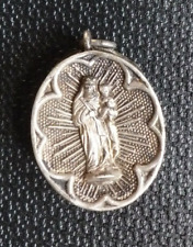 Boîte reliquaire argent massif