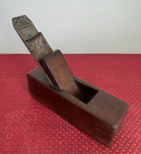Ancien rabot bois a - à,