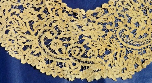 Ancien col dentelle - en,
