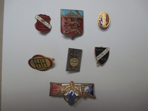 épinglettes insignes - 7, et