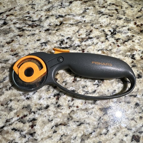 Fiskars rotary cutter - fiskars,