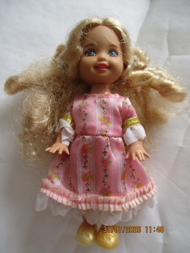 Barbie petite poupee - :,
