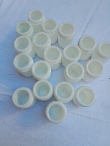 Lot anciens pots a - , crème