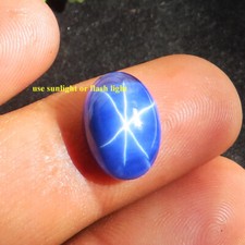 Bleu Saphir Etoile Cabochon