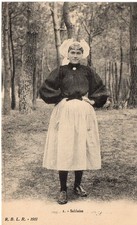 CPA Sablaise (85 Les Sables D'Olonne),  Femme en costume régional, années 1900