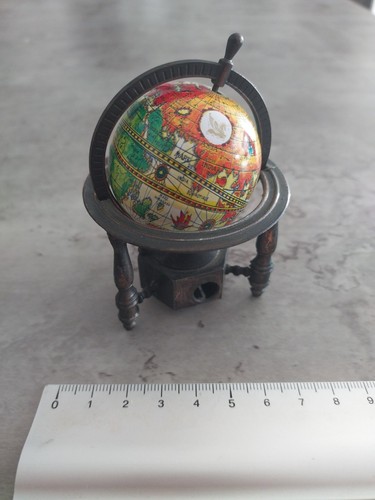 Ancien taille crayon globe - ancien,
