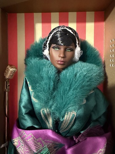 Chanteuse lady amelia grey - lady,