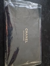 Trousse De Toilette Noire de  Chanel 