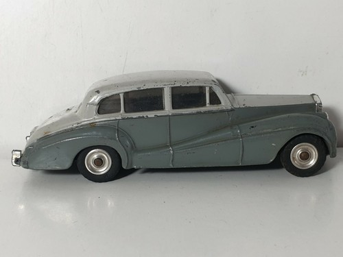 Voiture ancienne dinky - voiture,
