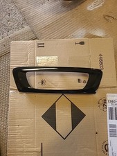 Contour D Autoradio Noir