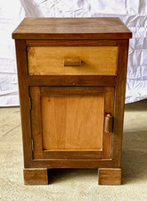 Commode géométrique en bois
