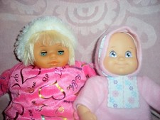deux poupées de 35 cm28 cm