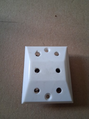 Capot triplettes prise 2 - prise,