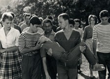 JEAN-FRANCOIS PORON LES LOUPS DANS LA BERGERIE 1960 VINTAGE PHOTO ORIGINAL