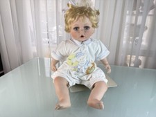 Poupée d'artiste poupée de