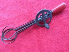 Ancien fouet batteur mécanique 1923 USA ustensile cuisine