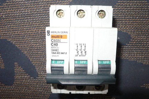Disjoncteur triphase 40a - disjoncteur,