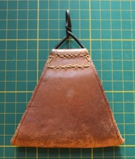 Militaria Français WW2 ou post WWII Triangle de Suspension Cuir Brelage Français