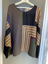 tunique fred sabatier neuve sans étiquette taille 52 qui peut aller jusqu'au 58