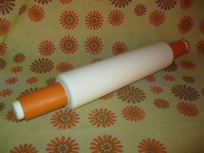Vintage 80s Ancien ROULEAU A PÂTISSERIE en PLASTIQUE ORANGE et BLANC Tupperware?