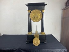 PENDULE A PORTIQUE À COLONNES