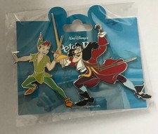 PIN'S PIN DISNEY DISNEYLAND PARIS DLP PETER PAN CONTRE CAPITAINE CROCHET