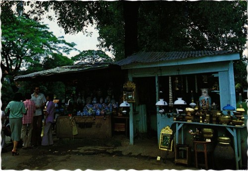 Cpm jakarta antiques kiosk - ak,