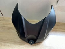 UN CACHE CARENAGE DE RESERVOIR