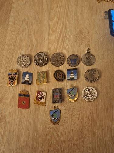 Lot insignes marine - 17,