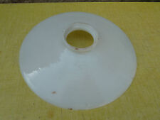 Ancien lustre en opaline blanche, diamètre 21 cm, des années 1950, vintage