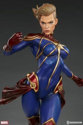 Captain marvel regular statue - marvel,