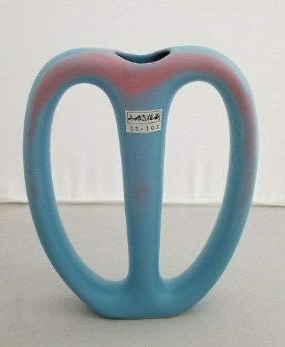 Japanese blue pink sculpture - blue,