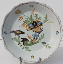 ASSIETTE EN FAIENCE DE NEVERS - XIXème - CALOTE CORNE D'ABONDANCE - D. 22 cm