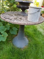 Guéridon de bistrot béton gravier laver année 1945/50 LA CERISAIE REIMS 