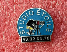 T39 Pins STUDIO ETOILE Photographe APPAREIL PHOTO Vintage Camera Lapel Pin Badge