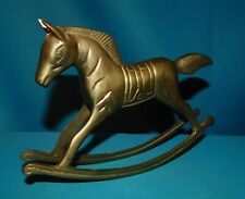 SCULPTURE ZOOMORPHE EN BRONZE . CHEVAL A BASCULE . L 23 cm . POIDS 770 gr .