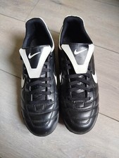 Chaussure de foot cuir nike