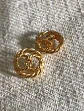 lot 2 petits boutons dans style Chanel métal couleur or 16 mm