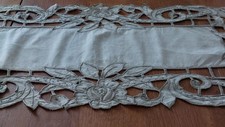 Ancienne nappe,  grand napperon centre de table en lin , broderie Richelieu.