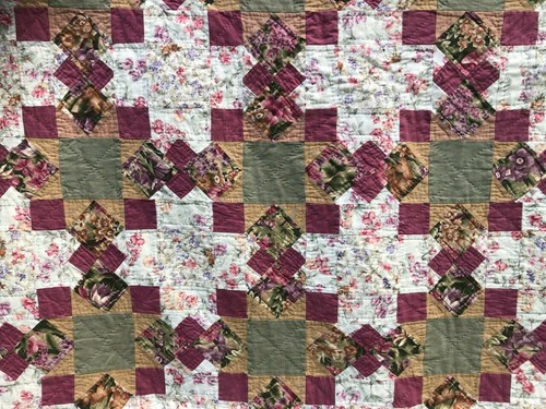 Antique style floral bed - antique-style, quilt