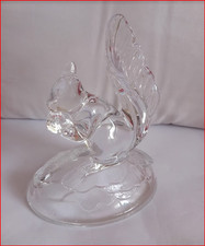 Figurine décorative Écureuil en verre cristal – Élégance et transparence