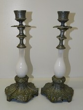 -BELLE PAIRE DE BOUGEOIRS